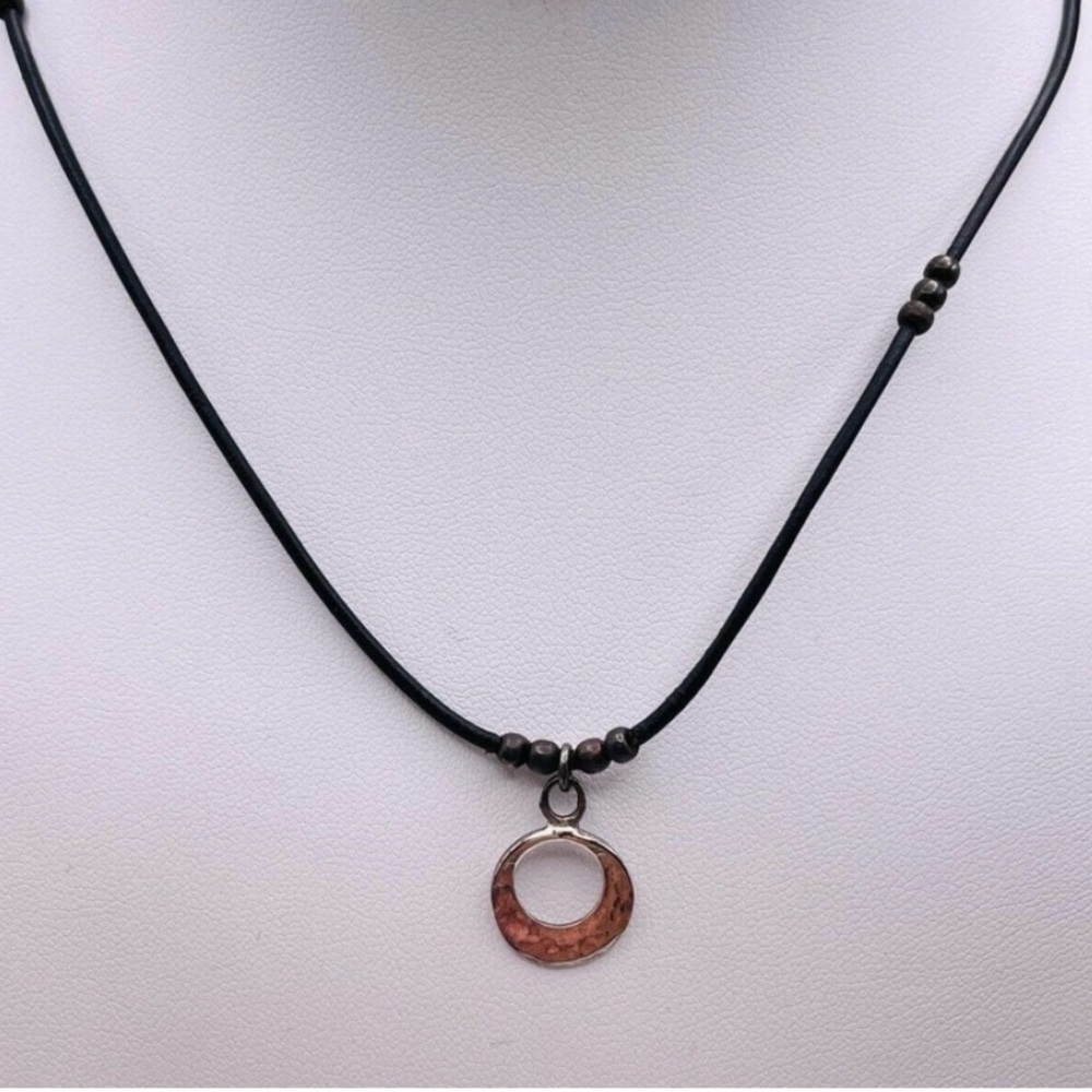 Silpada Vintage Hammered Sterling Circle & Black Leather Necklace - Picture 2 of 6